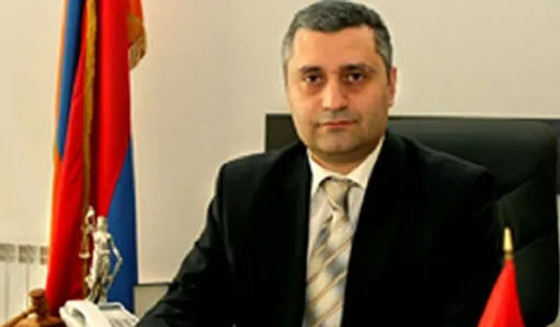 դատավոր 